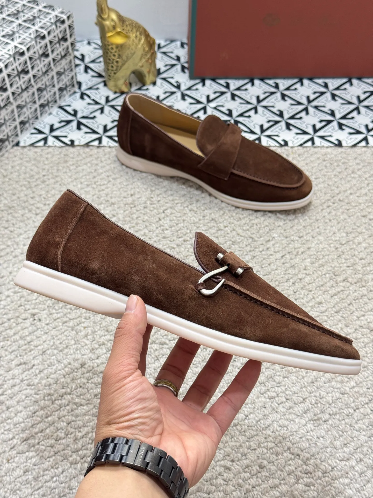 Men's men's shoes 💰380 [New model] 🍓🍓Loro Piana - LP couple model. The new moccasins are made of water-repellent treated suede uppers with rubber soles, a classic. The complex craftsmanship and meticulous structure make the shoes light and soft, allowing you to walk comfortably and freely. Perfect for wearing at the beach or out in the water during the summer. Size: 35-44 (45 customized